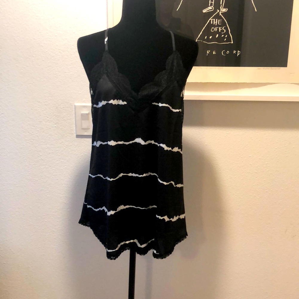 BW abstract tank